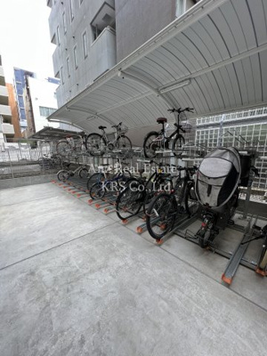 【その他共用部分】 | ミラノ堺筋 | 敷地内にある屋根付駐輪スペースです！