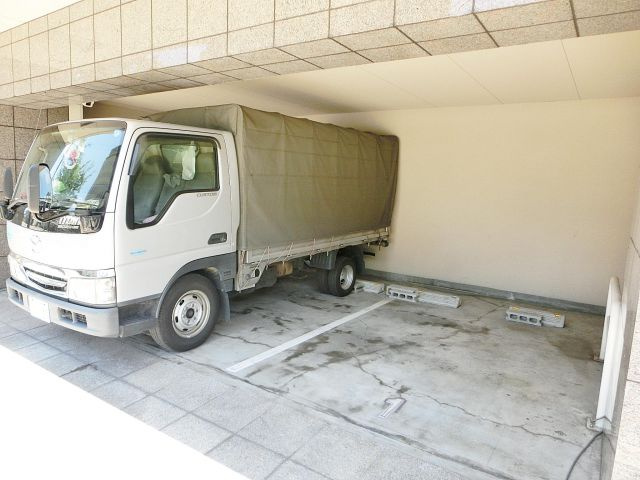 幸田マンション幸町　の駐車場