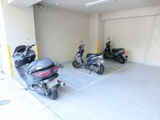 幸田マンション幸町　の駐車場