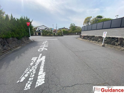 【前面道路含む現地写真】 | 登美ヶ丘一丁目古家付土地