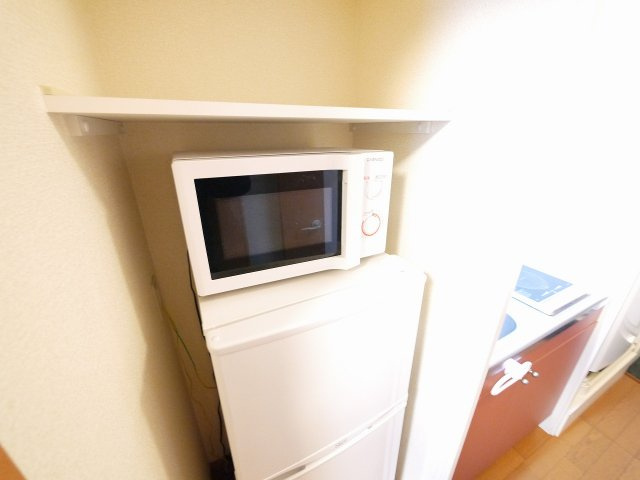 レオパレスＭＯＡの設備|電子レンジ・２ドア冷蔵庫
