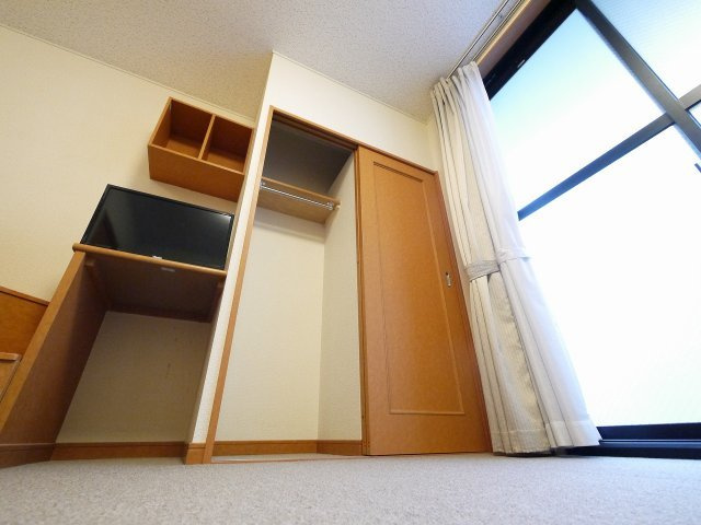 レオパレスＭＯＡの収納|専用の収納スペースです