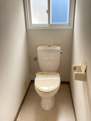 コーポクレストのトイレ|シンプルで使いやすいトイレです
