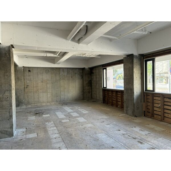 メゾン徳川【　1階路面店　】