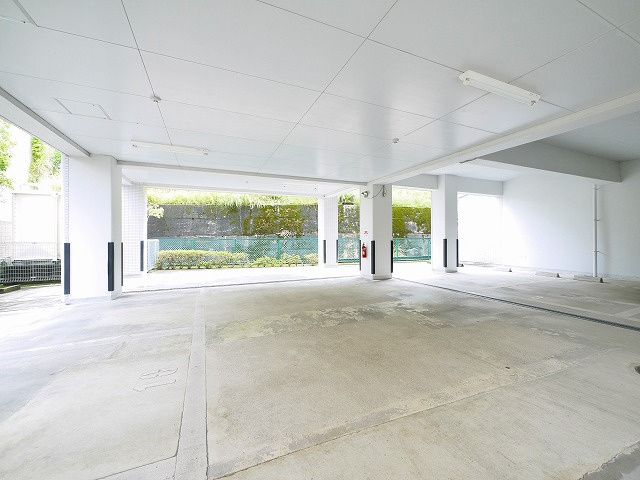 レピックス学園前の駐車場