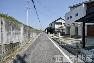 【前面道路含む現地写真】 | 西側5.1ｍ道路になります（2024年4月）撮影