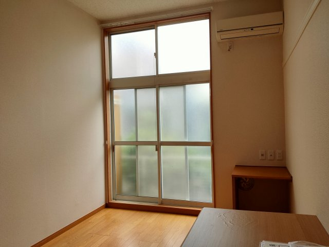 Natura SHINKOIWAの居間・リビング|写真は114号室のもの、同タイプです。