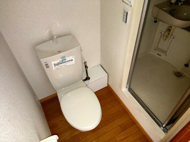 Natura SHINKOIWAのトイレ|写真は114号室のもの、同タイプです。