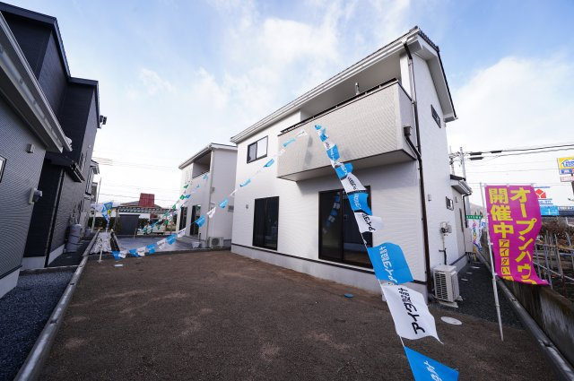 新築　沼田市桜町　3号棟の外観|現地写真　2025年10月完成！物件のご内覧等、お気軽にお問合せください♪　
