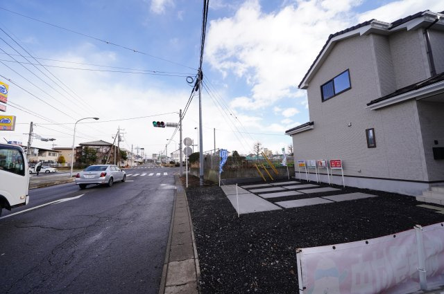 新築　沼田市桜町　3号棟の前面道路含む現地写真|現地写真　北側接道幅員約7.9ｍ