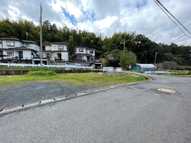 野洲市大篠原　建築条件無し売土地の前面道路含む現地写真