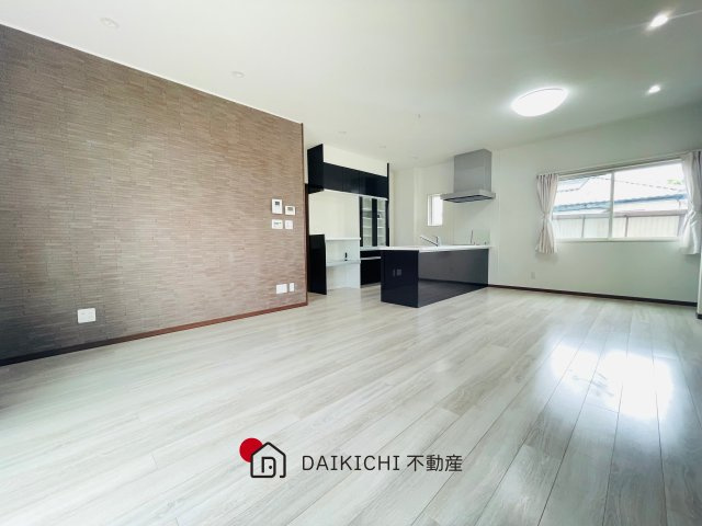 【居間・リビング】 | 児玉郡美里町大字阿那志　中古戸建