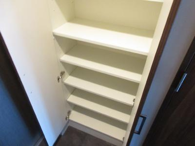 クレアドーレ京都二条の収納|シューズＢＯＸ