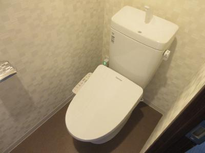 クレアドーレ京都二条のトイレ|温水洗浄便座