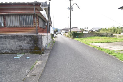 【前面道路含む現地写真】 | 肝属郡肝付町新富　戸建賃貸2棟
