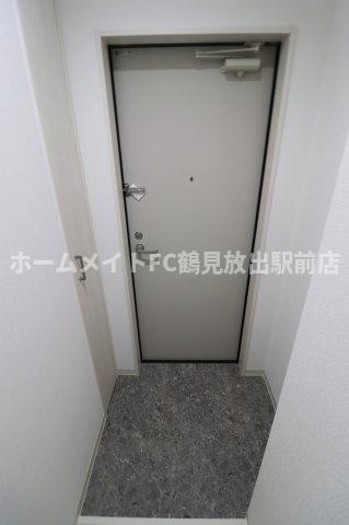 クリエオーレ茨田大宮Ⅱの玄関