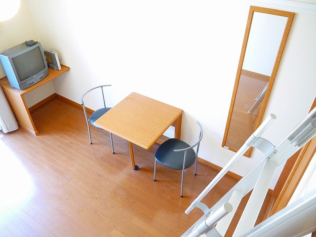 レオパレス西大寺ＬＲの洋室|落ち着いた色調の洋室です