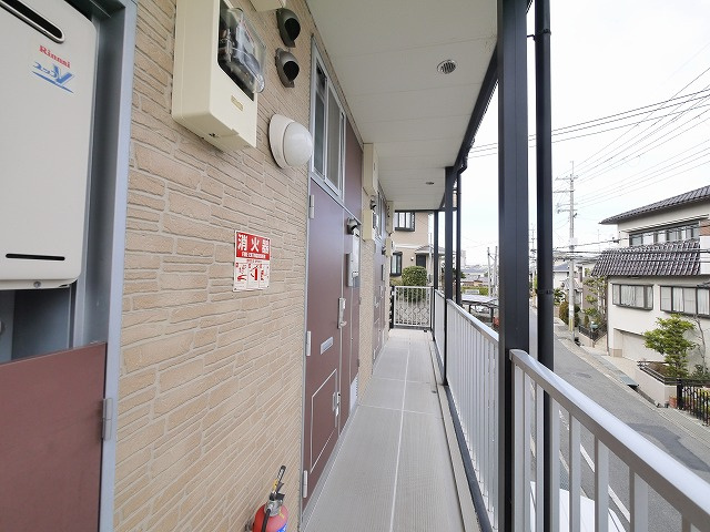 レオパレス西大寺ＬＲのその他共用部分|玄関前です