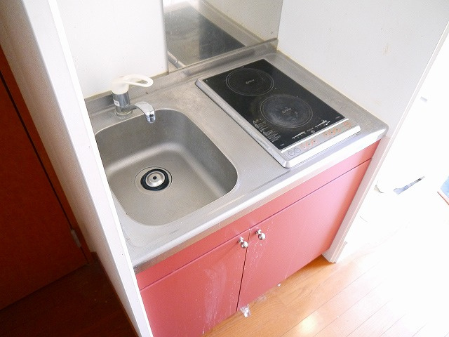 レオパレス西大寺ＬＲのキッチン|コンパクトなキッチンで掃除もラクラク