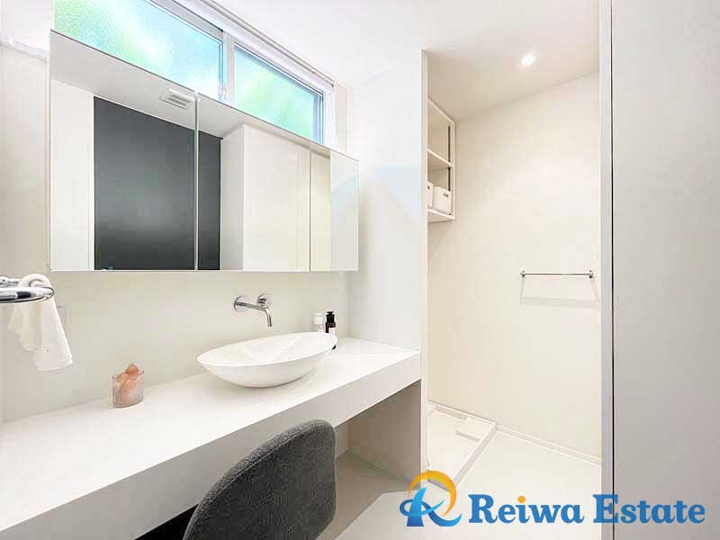 未入居戸建　藤沢市鵠沼桜が岡3丁目の独立洗面台