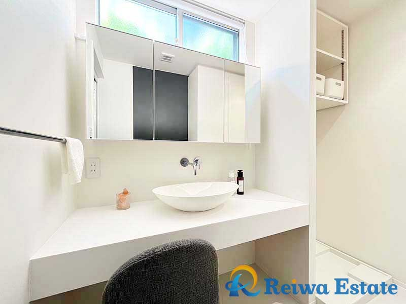 未入居戸建　藤沢市鵠沼桜が岡3丁目の独立洗面台