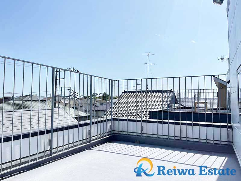 未入居戸建　藤沢市鵠沼桜が岡3丁目のバルコニー