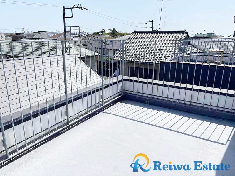 未入居戸建　藤沢市鵠沼桜が岡3丁目のバルコニー