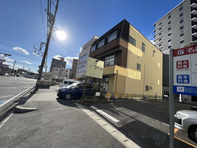 山之手 すみれビルの駐車場