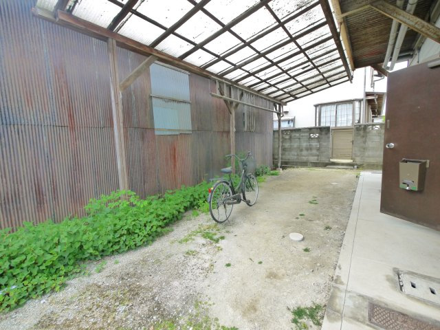 山田アパート（事業用）のエントランス