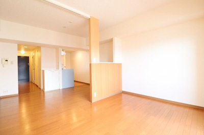 【居間・リビング】 | MONOLITH平尾 | 別号室の写真になります。現況優先。