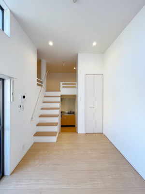 【居間・リビング】 | blue moon j-Ⅱ | 別号室の写真になります。現況優先。