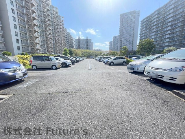 パークフィールドみさと　4街区1号館の駐車場|敷地内駐車場あり（要空き・料金確認）