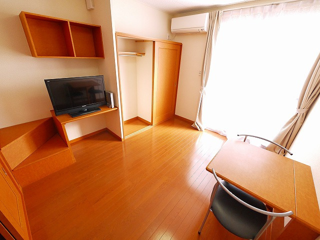 レオパレスＡＫＩの内装|ゆったりした洋室です