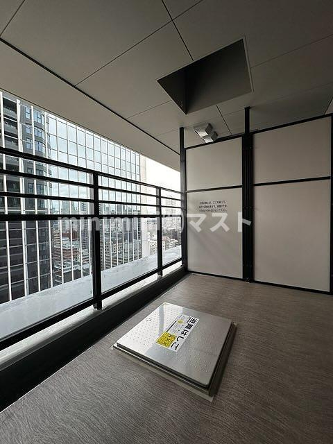 ブランズタワー大阪本町のバルコニー