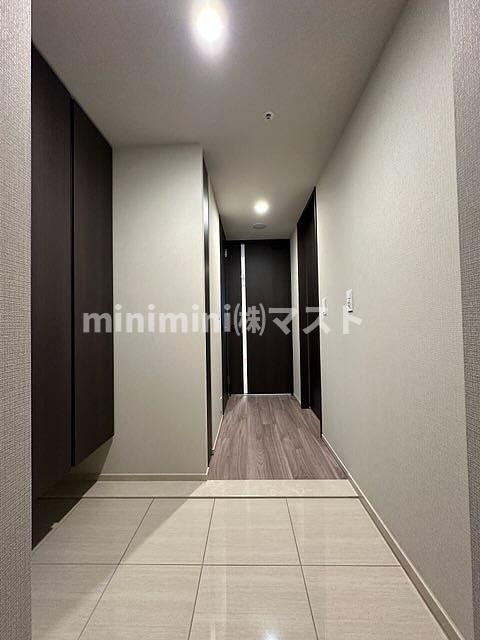 ブランズタワー大阪本町の玄関