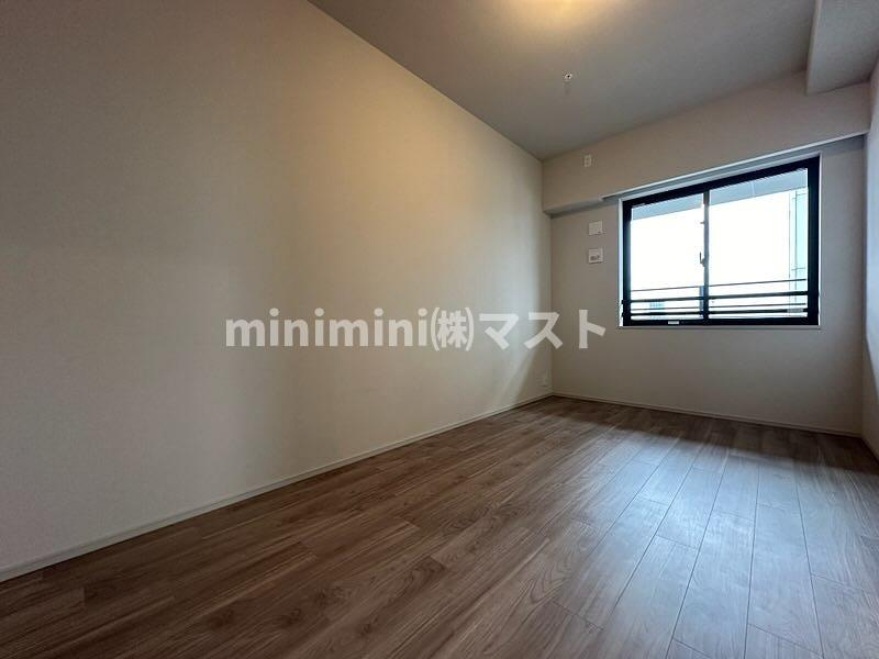 ブランズタワー大阪本町の洋室