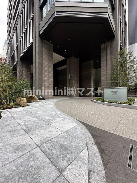 ブランズタワー大阪本町のエントランス
