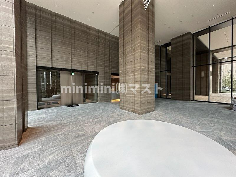 ブランズタワー大阪本町のロビー