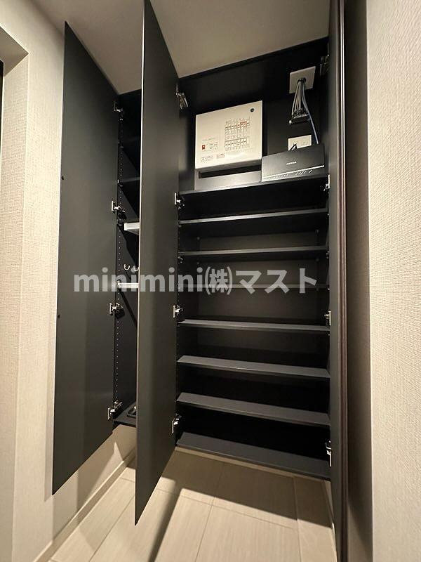 ブランズタワー大阪本町の玄関