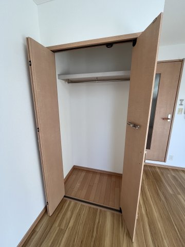 大阪市城東区鴫野西５丁目の賃貸マンションの収納