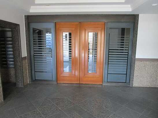 【エントランス】