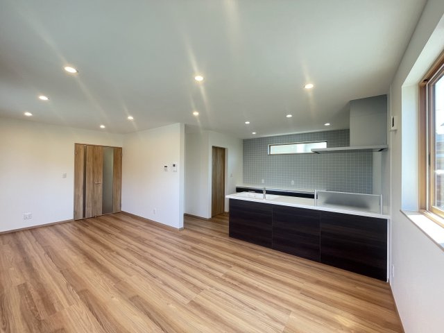 八戸市新井田西1丁目の居間・リビング