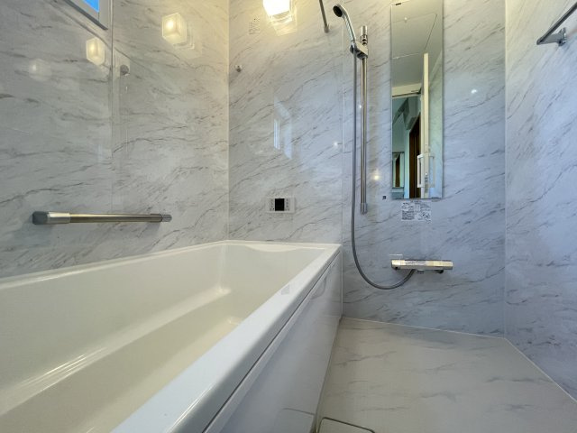 八戸市新井田西1丁目の浴室