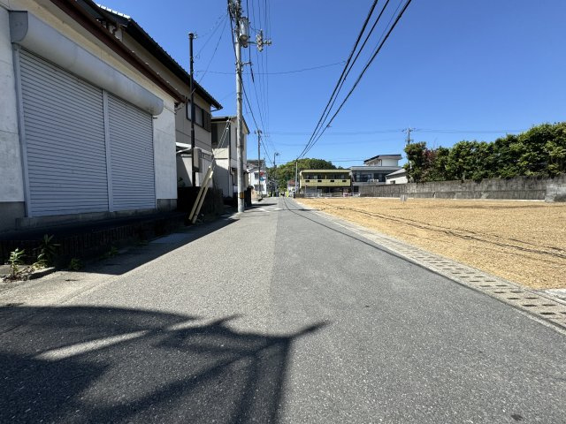 高知市神田の前面道路含む現地写真|東側から西向きを撮影