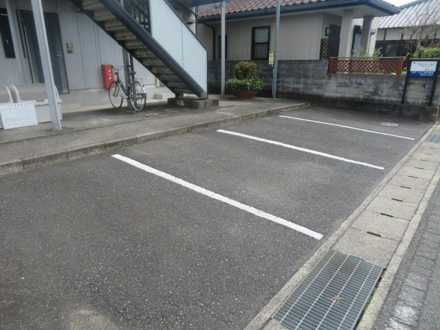 プランドールの駐車場