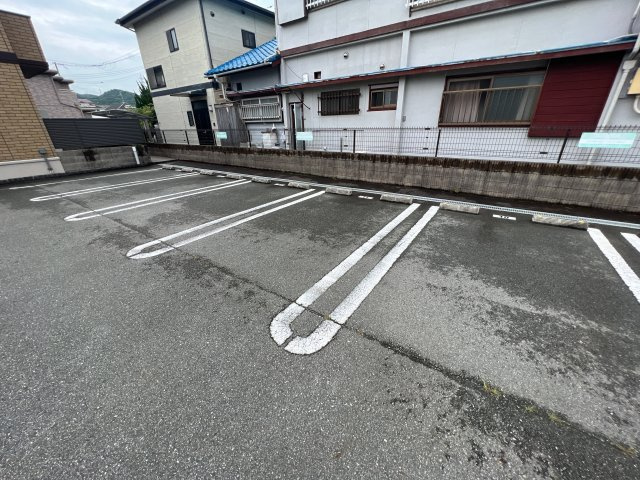 メゾン・ド・グラシアの駐車場