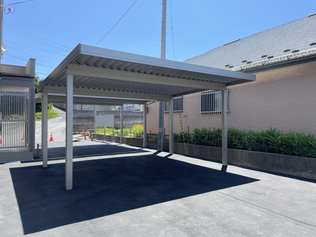 八戸市新井田西1丁目の駐車場