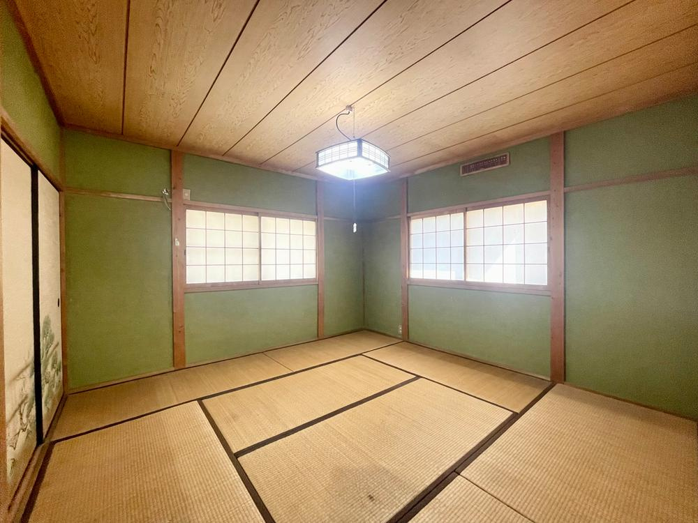 太秦東が丘　一戸建ての子供部屋|和室　8.0帖
■物件内覧・資金計画相談・住宅ローン相談、リフォーム相談、お問合せ受付中■
※当日・翌日のご内覧、ご相談はお電話でのお問合せがスムーズです！