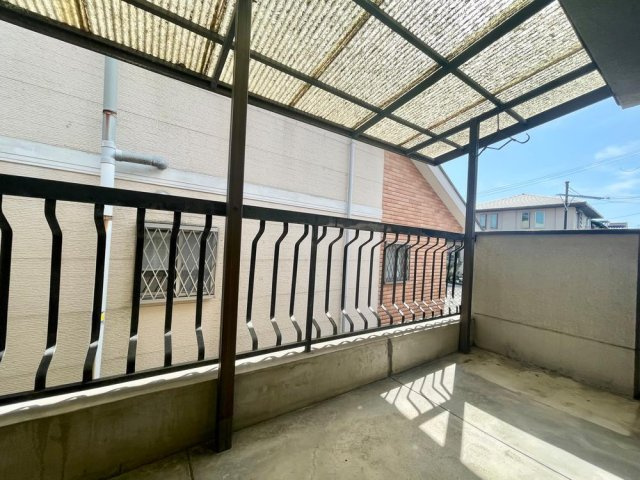 太秦東が丘　一戸建てのバルコニー|南面バルコニー
■物件内覧・資金計画相談・住宅ローン相談、リフォーム相談、お問合せ受付中■
※当日・翌日のご内覧、ご相談はお電話でのお問合せがスムーズです！