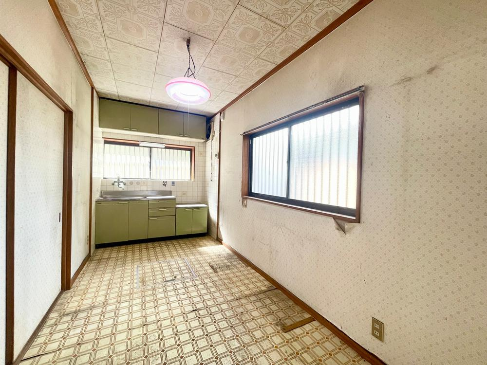 太秦東が丘　一戸建てのキッチン|K　5.0帖
■物件内覧・資金計画相談・住宅ローン相談、リフォーム相談、お問合せ受付中■
※当日・翌日のご内覧、ご相談はお電話でのお問合せがスムーズです！